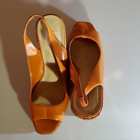 CLASSIFIED WOMEN"S WEDGE STYLE OPEN TOE SANDAL - Picture 6 of 16